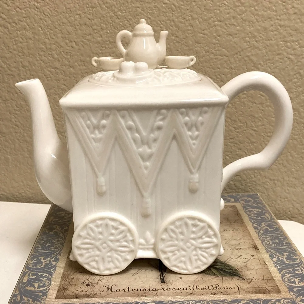 Lenox Teapot - Butlers Pantry - Picture 1 of 10